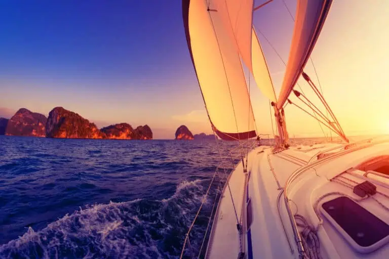 yacht-ocean-2025-10